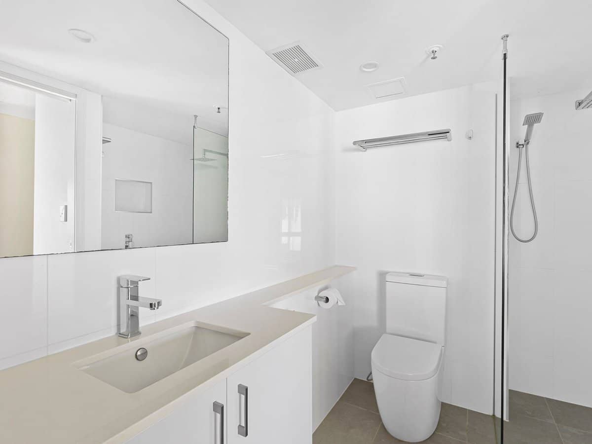 15 Victoria Avenue, Broadbeach QLD, Australia, BROADBEACH - Thumbnail 12