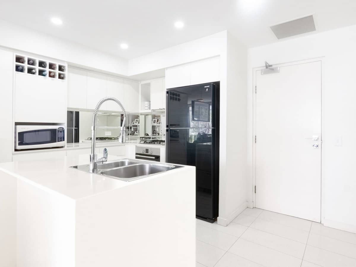 438 Marine Parade, Biggera Waters - Thumbnail 2