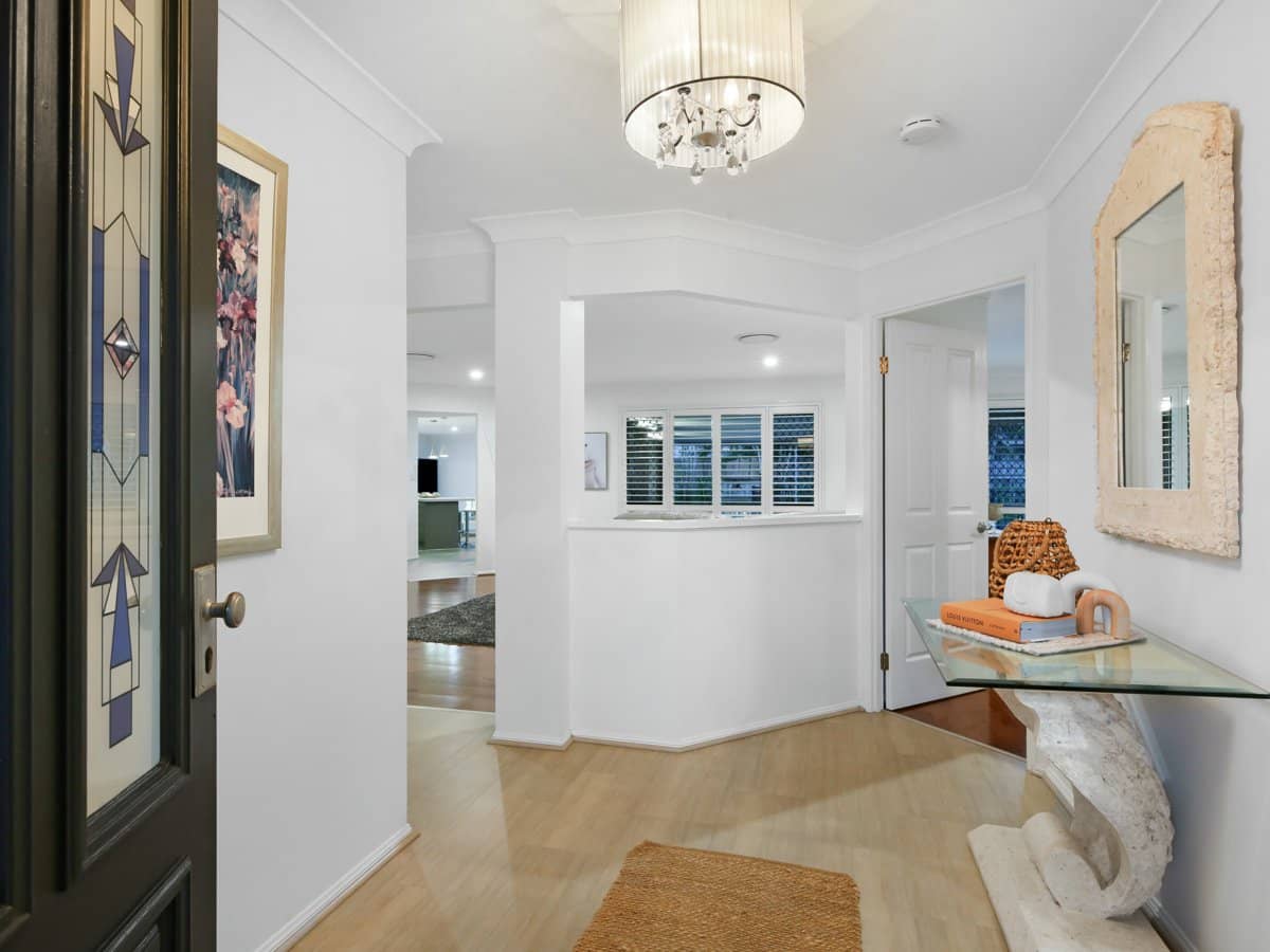 5 Fulmar Place, BURLEIGH WATERS - Thumbnail 6