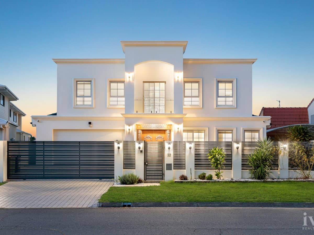 22 Erave Avenue, Runaway Bay - Thumbnail 3