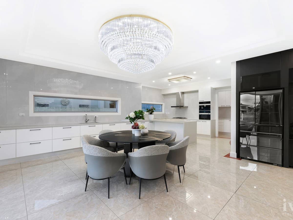 22 Erave Avenue, Runaway Bay - Thumbnail 6