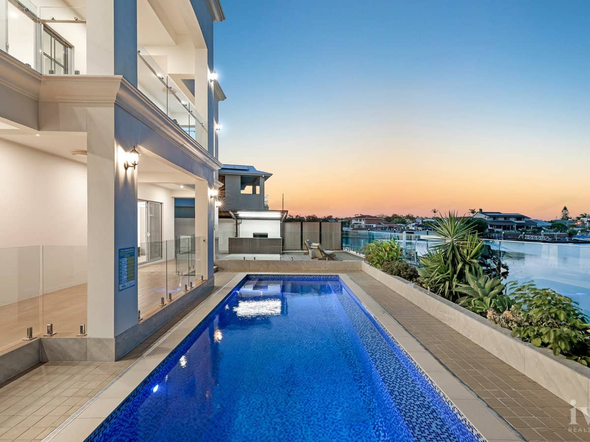 22 Erave Avenue, Runaway Bay - Thumbnail 12