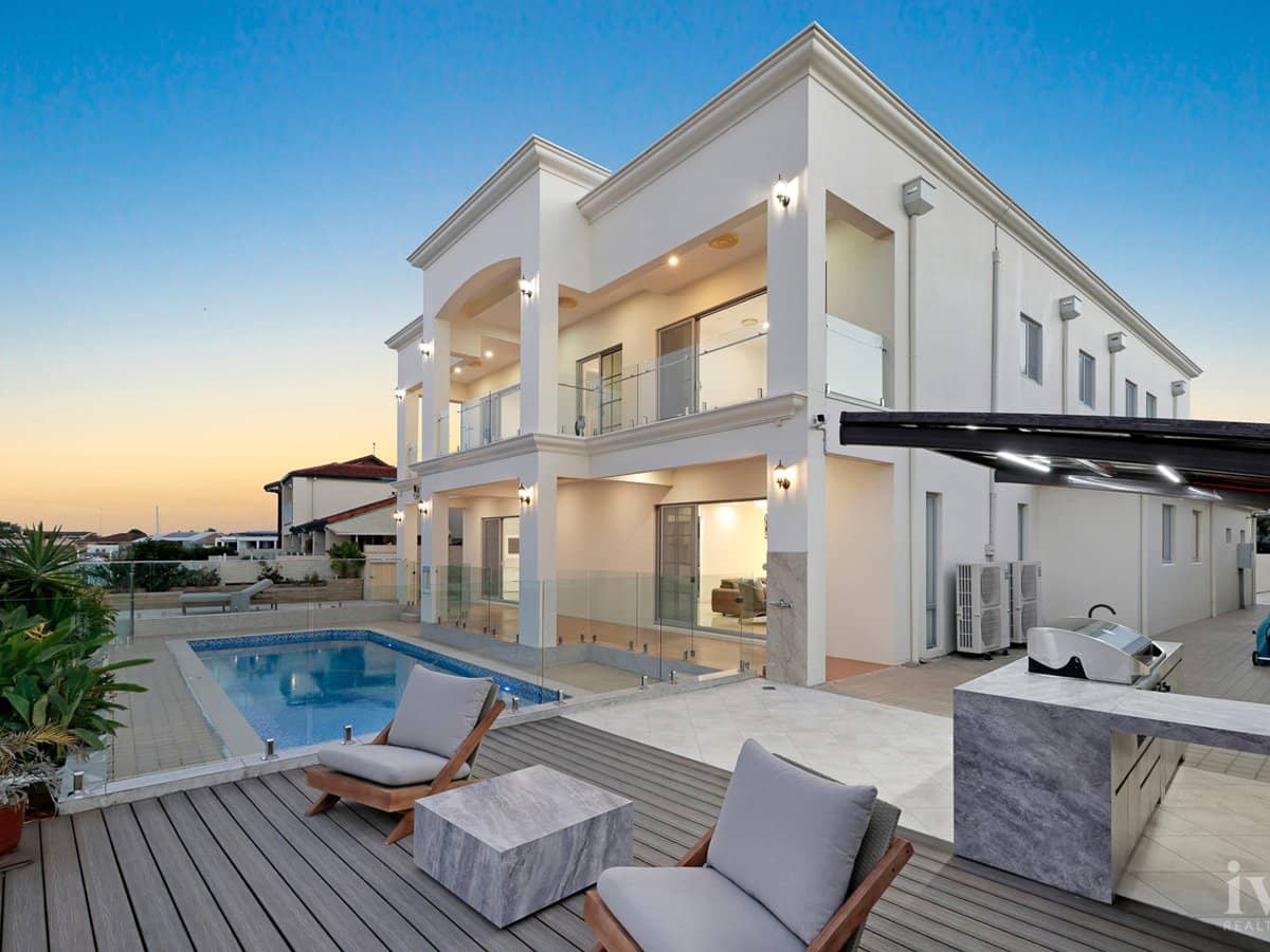 22 Erave Avenue, Runaway Bay - Thumbnail 15