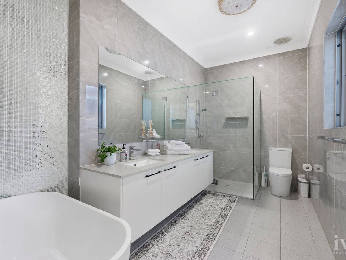 22 Erave Avenue, Runaway Bay - Thumbnail 23