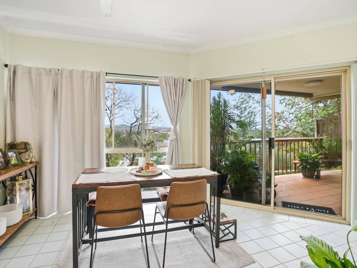 4 Westview Road, CURRUMBIN - Thumbnail 4