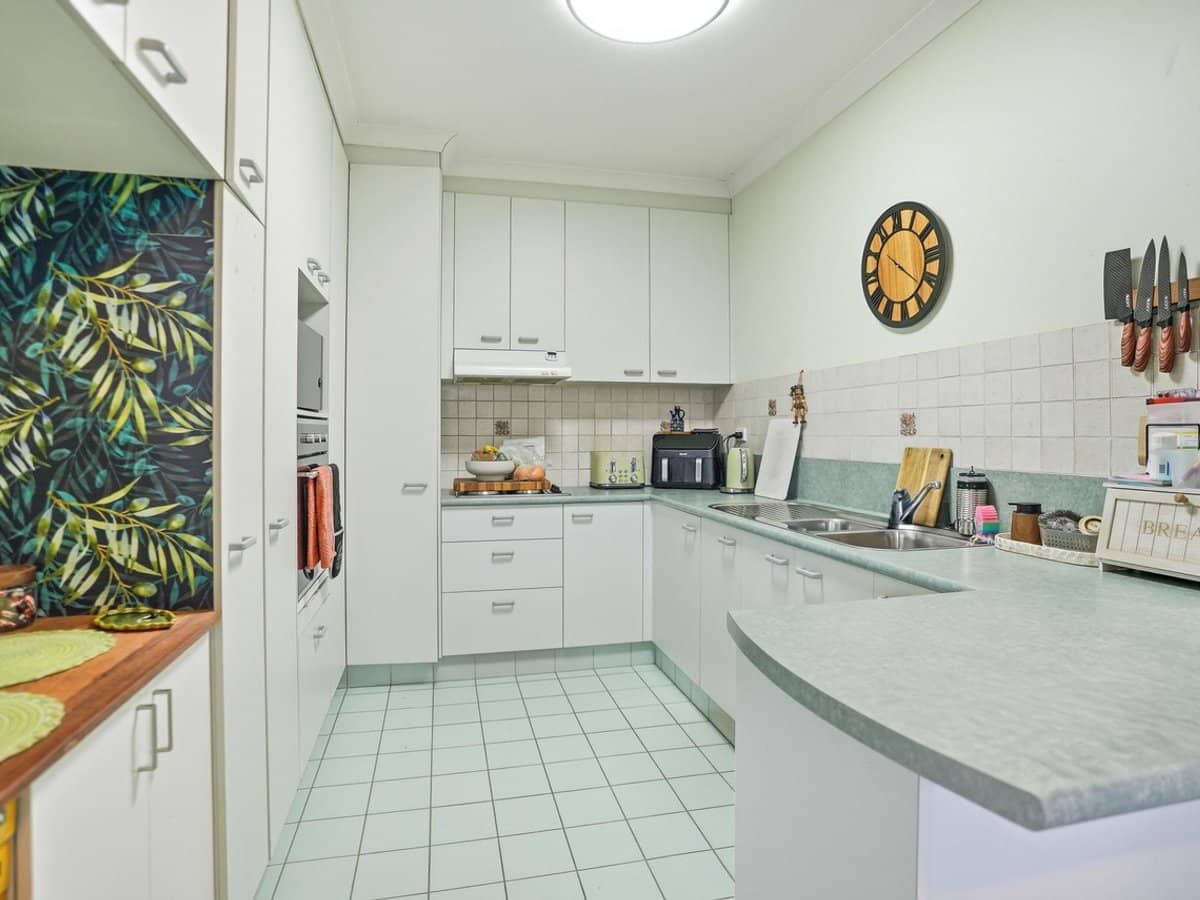 4 Westview Road, CURRUMBIN - Thumbnail 5