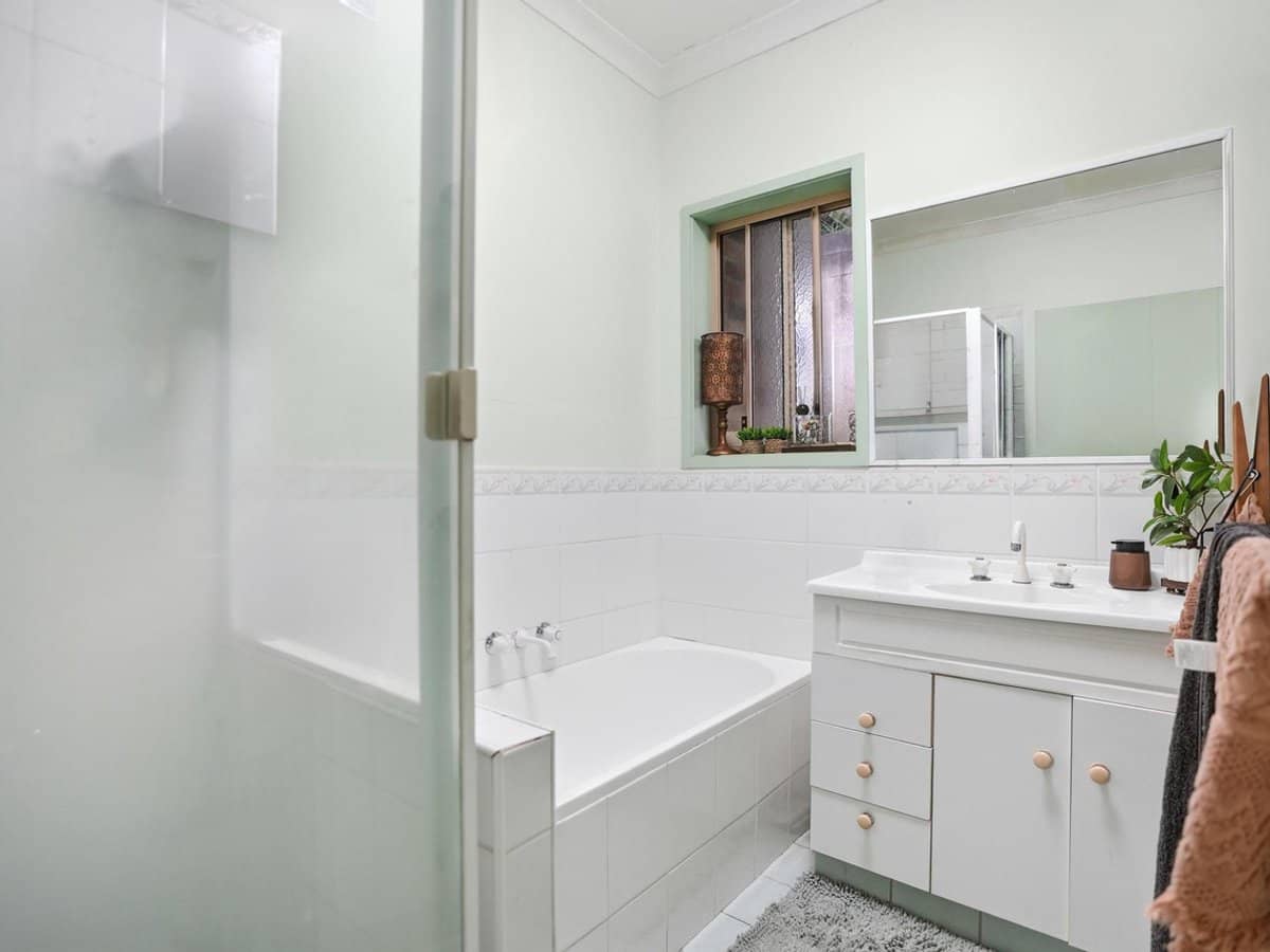 4 Westview Road, CURRUMBIN - Thumbnail 7