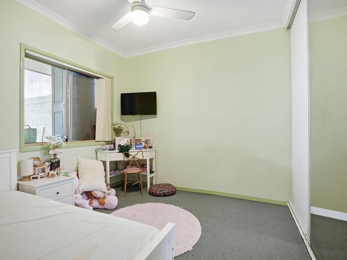 4 Westview Road, CURRUMBIN - Thumbnail 8