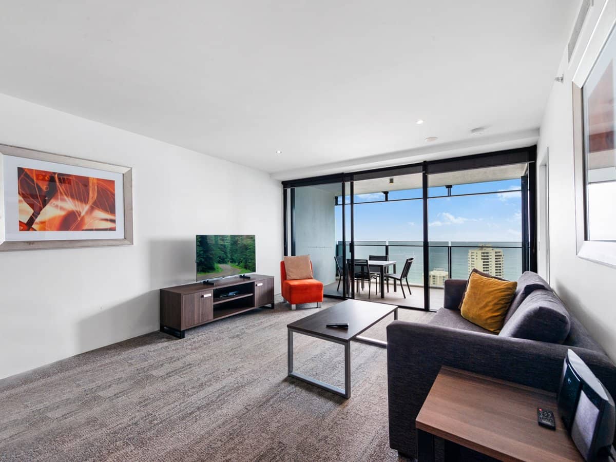 9 Ferny Avenue, SURFERS PARADISE - Thumbnail 5
