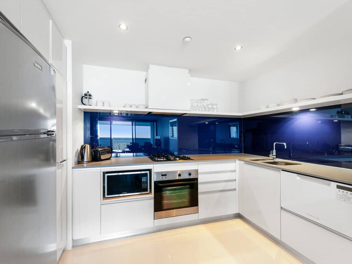 9 Ferny Avenue, SURFERS PARADISE - Thumbnail 9