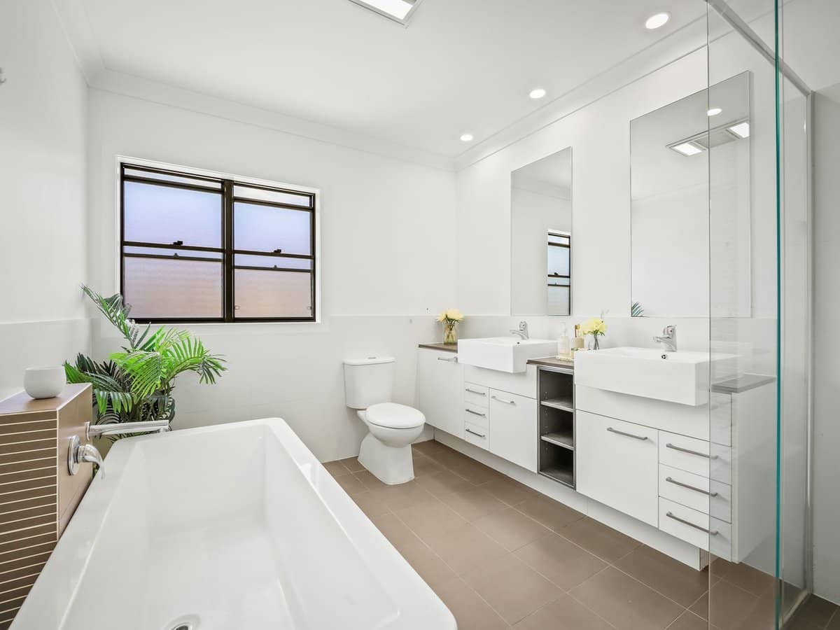 111 Pohlman Street, Southport - Thumbnail 18