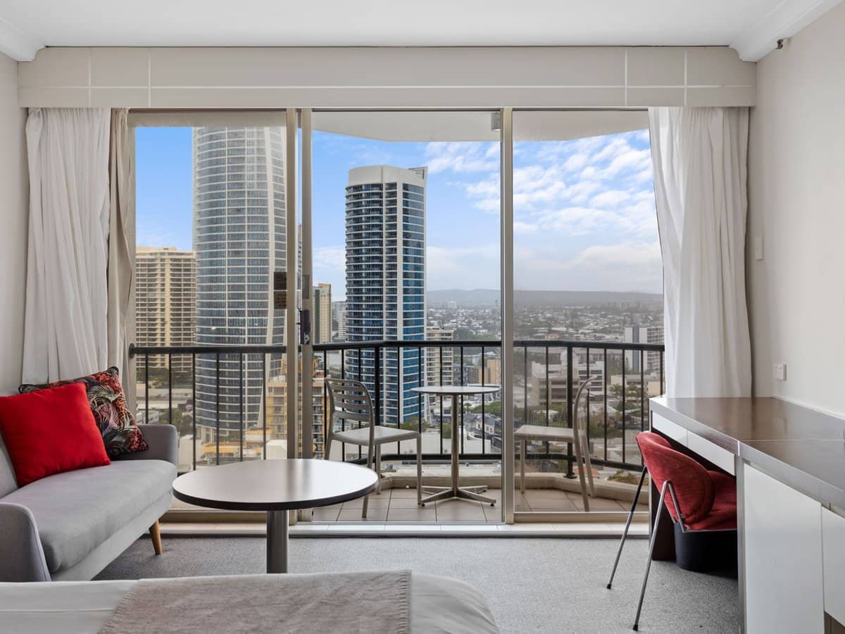 22 View Avenue, Surfers Paradise - Thumbnail 3