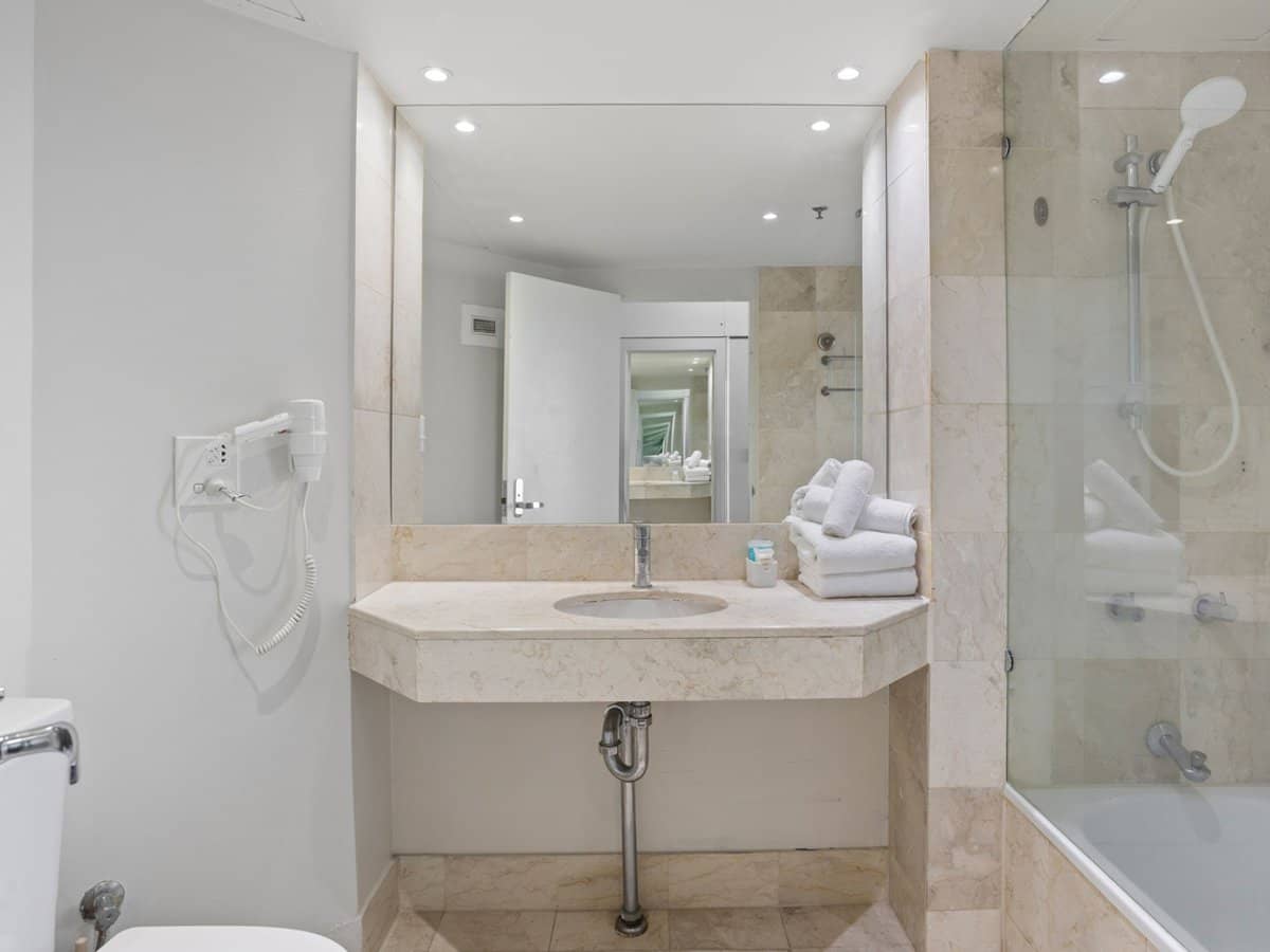 22 View Avenue, Surfers Paradise - Thumbnail 5