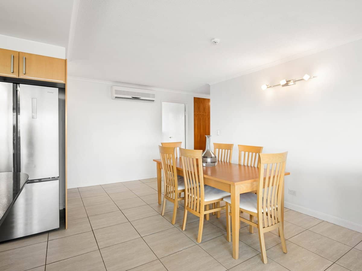 54 Hooker Boulevard, Mermaid Waters - Thumbnail 8