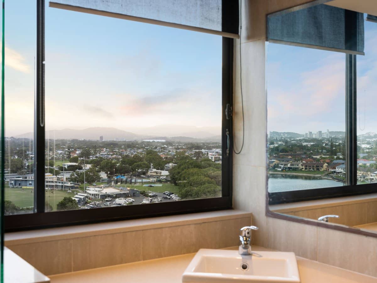 54 Hooker Boulevard, Mermaid Waters - Thumbnail 13