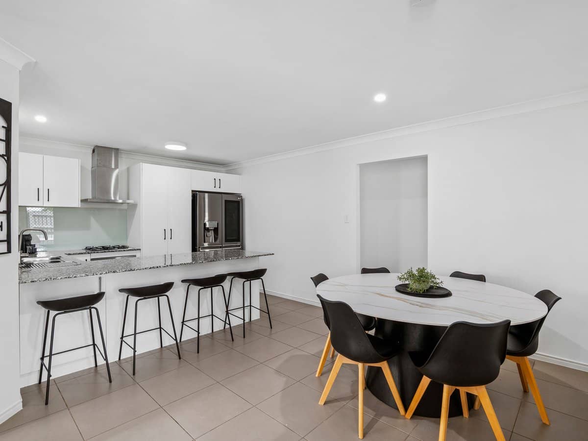 13 Breezeway Drive, BAHRS SCRUB - Thumbnail 3