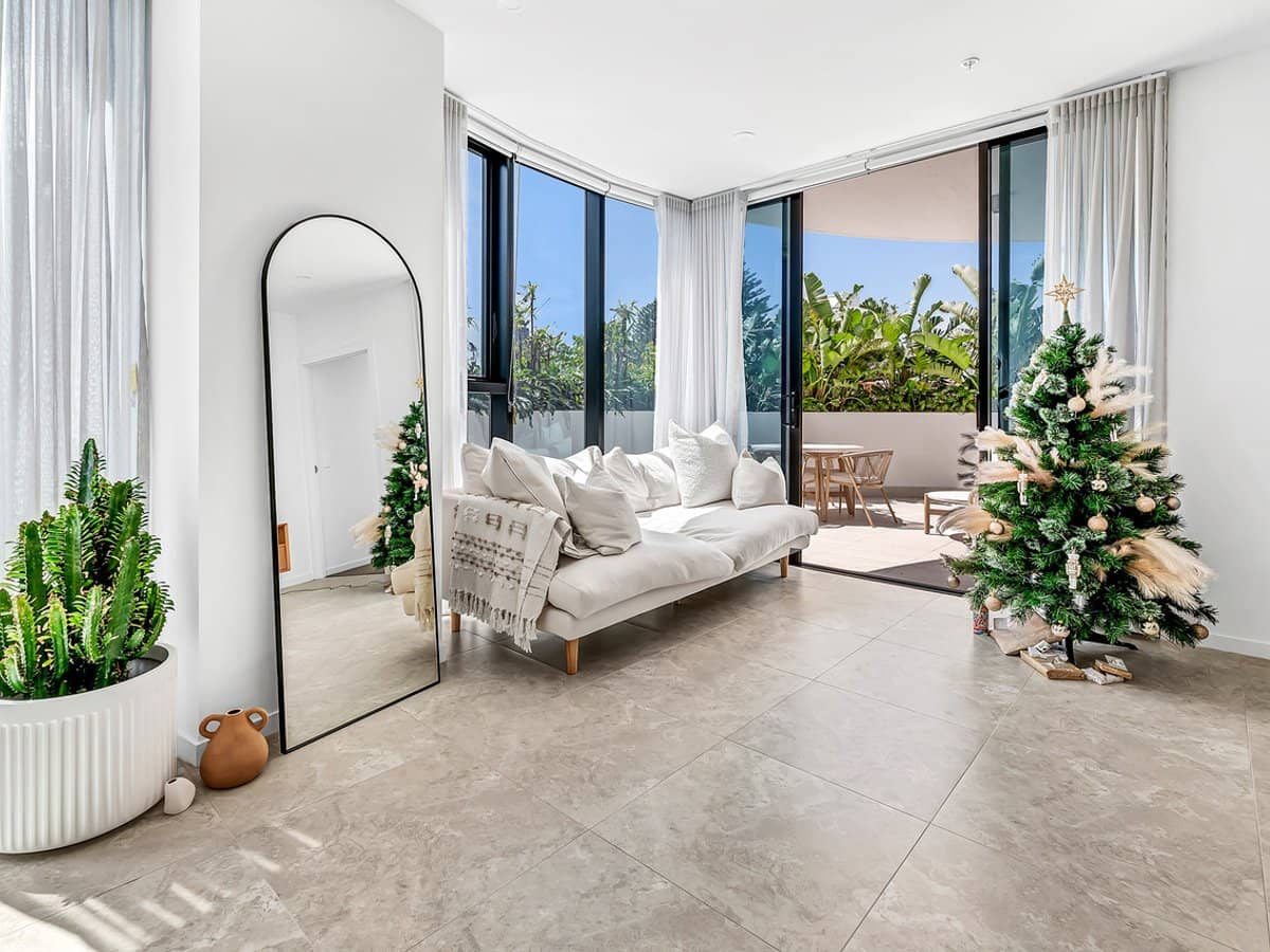 28-30 Second Avenue, BROADBEACH - Thumbnail 4