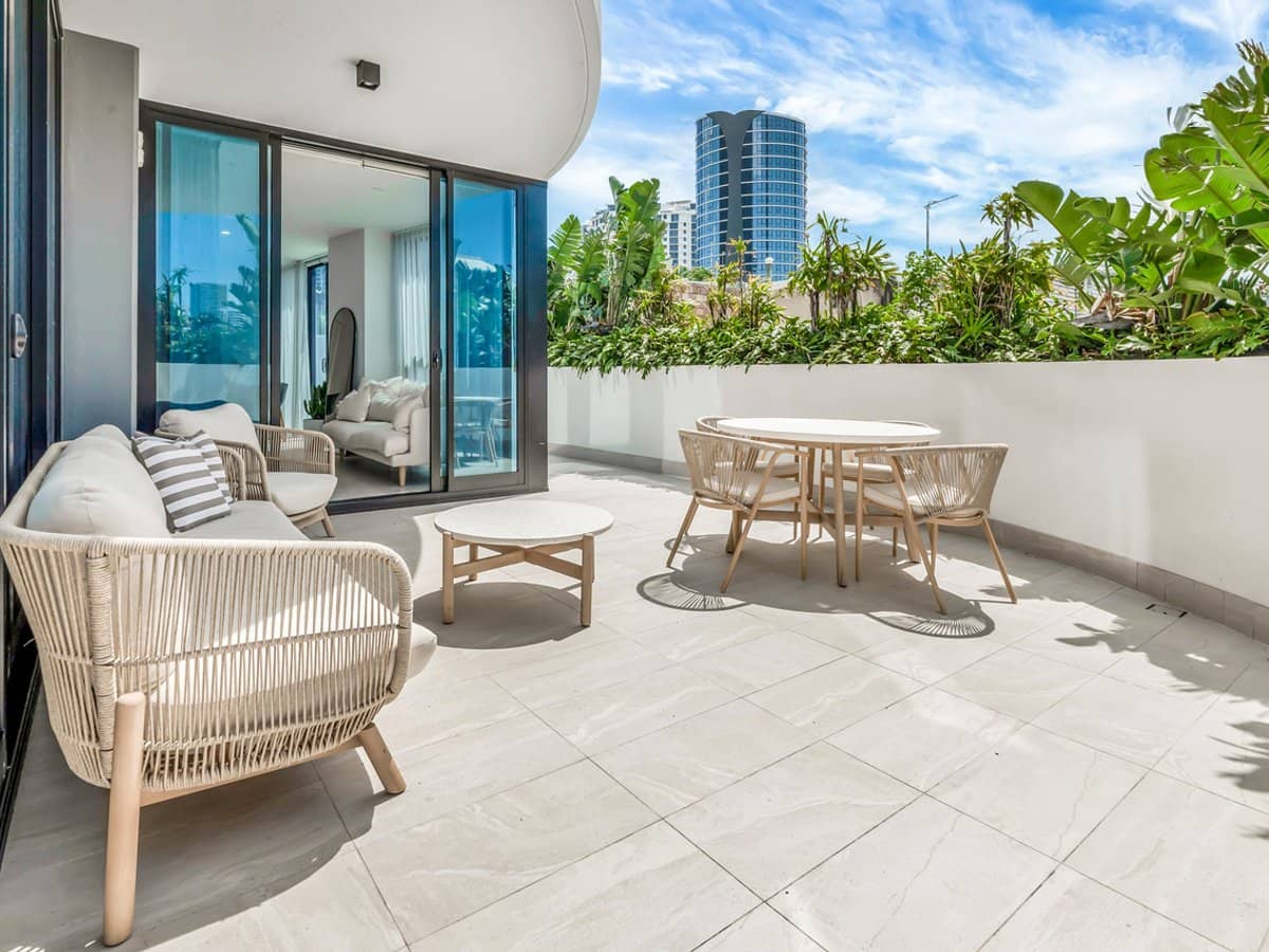 28-30 Second Avenue, BROADBEACH - Thumbnail 5