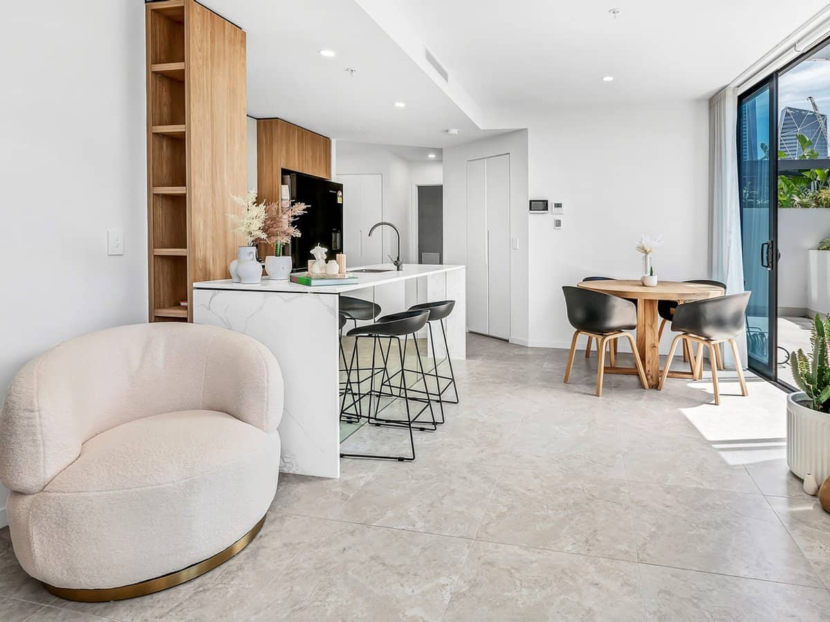 28-30 Second Avenue, BROADBEACH - Thumbnail 10