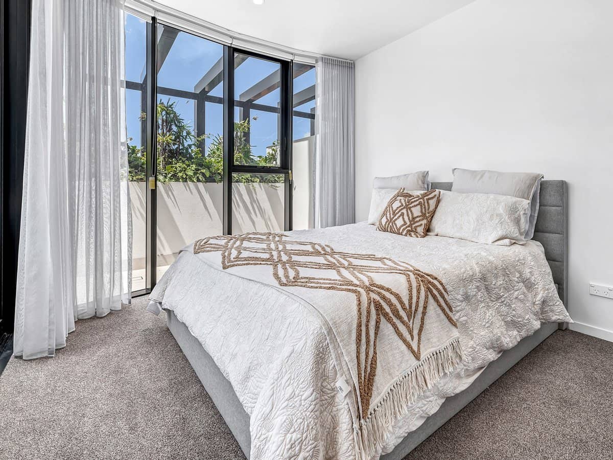 28-30 Second Avenue, BROADBEACH - Thumbnail 12