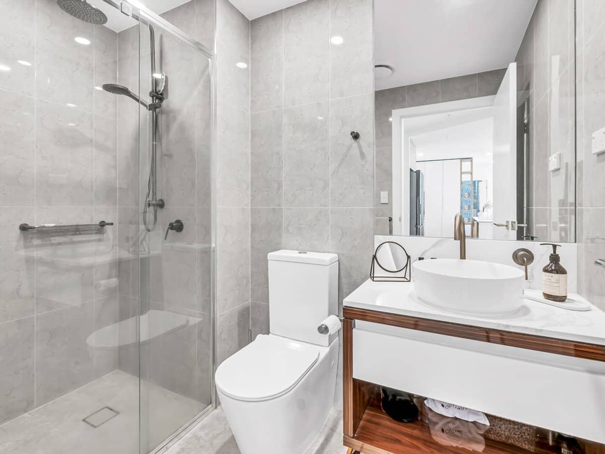 28-30 Second Avenue, BROADBEACH - Thumbnail 17