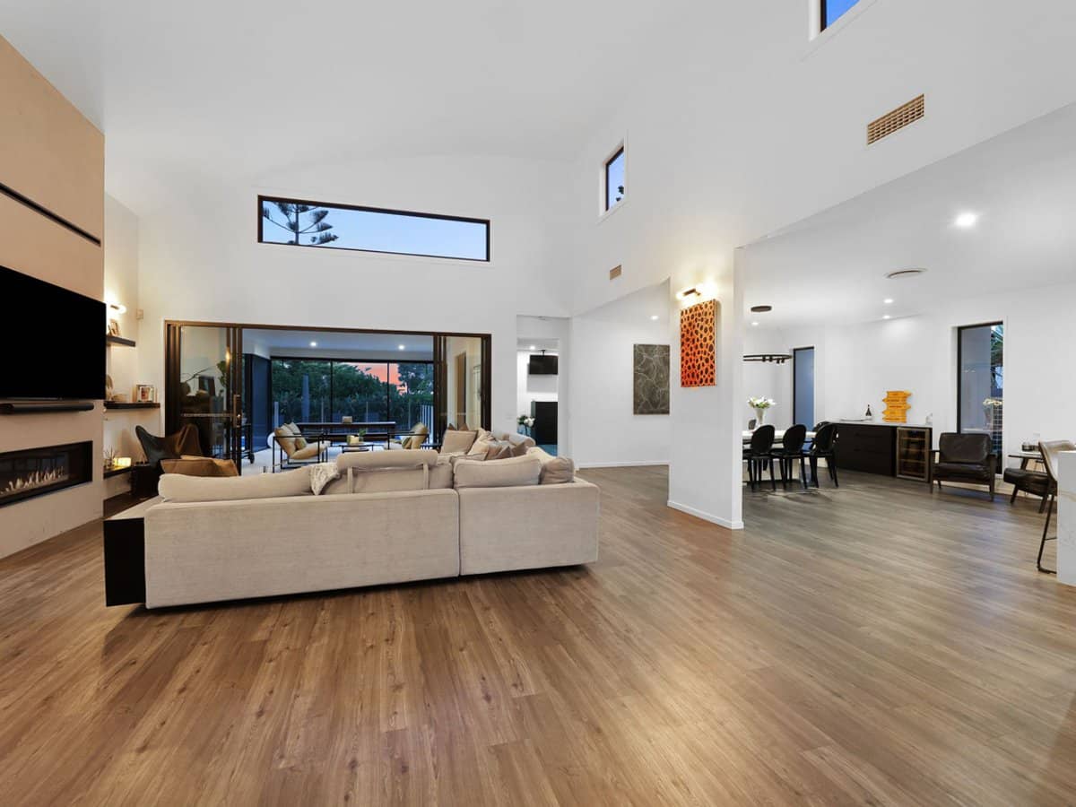 2029 The Circle, Sanctuary Cove - Thumbnail 2