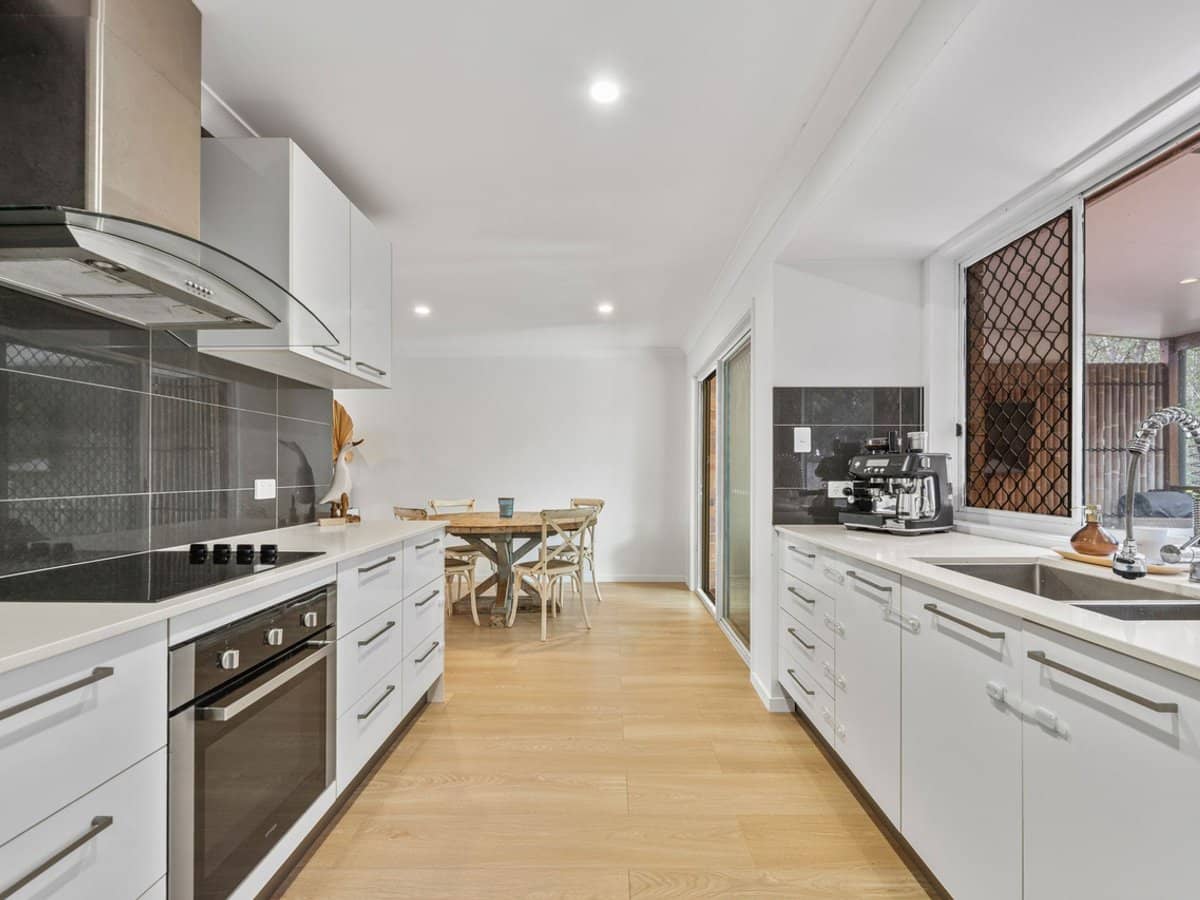 53 Corunna Crescent, Ashmore - Thumbnail 6