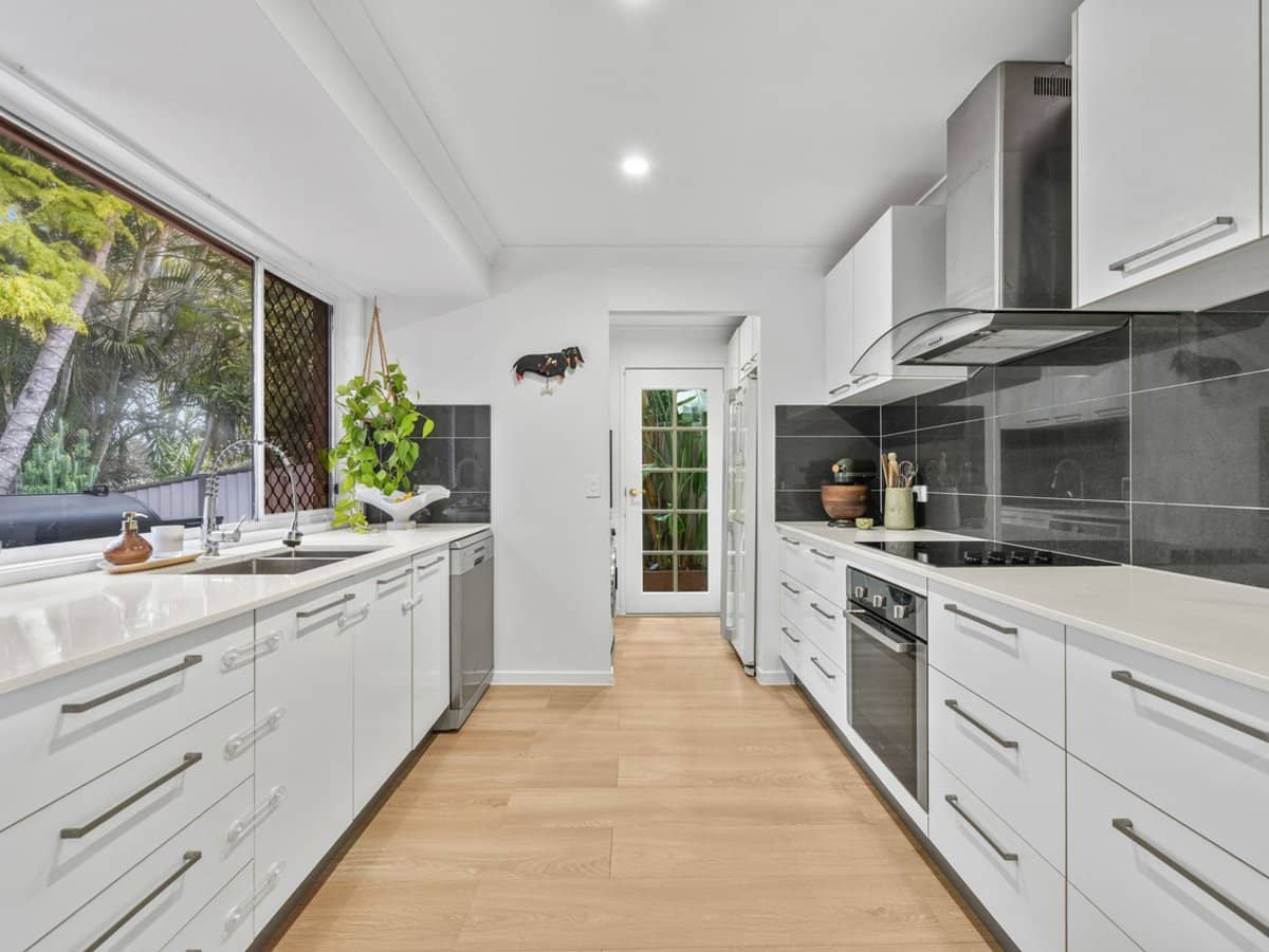 53 Corunna Crescent, Ashmore - Thumbnail 7