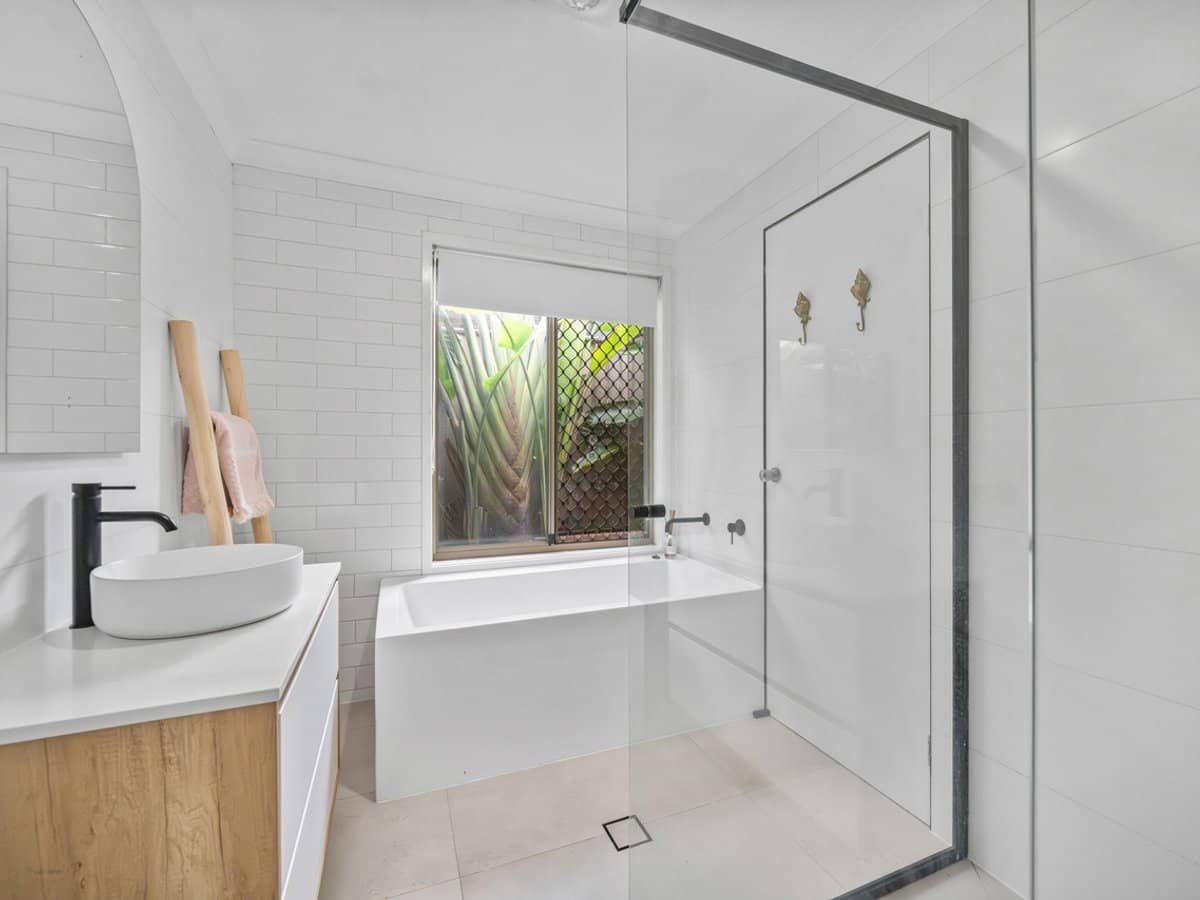 53 Corunna Crescent, Ashmore - Thumbnail 9