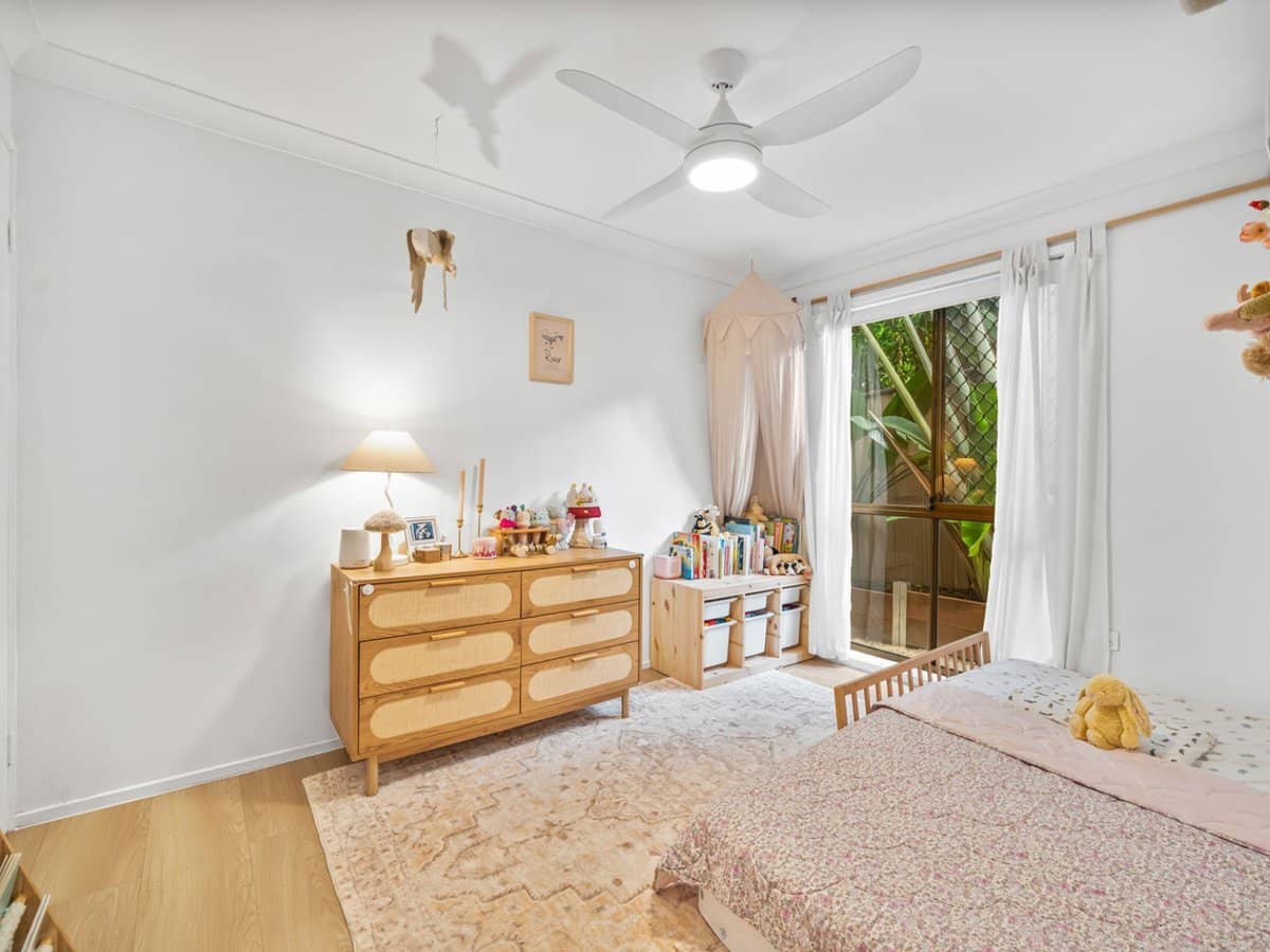 53 Corunna Crescent, Ashmore - Thumbnail 11