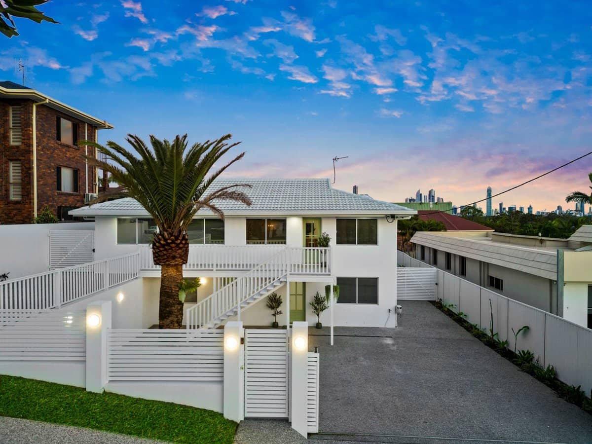 7 Coolibah Street, SOUTHPORT - Thumbnail 1