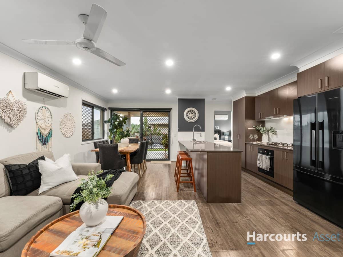 34 Arrowsmith Crescent, ORMEAU HILLS - Thumbnail 3