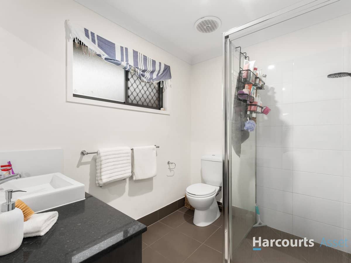 34 Arrowsmith Crescent, ORMEAU HILLS - Thumbnail 14