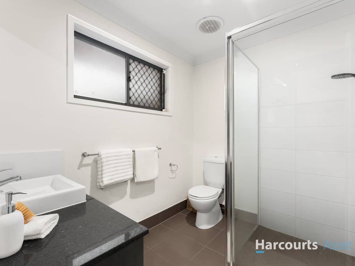 34 Arrowsmith Crescent, ORMEAU HILLS - Thumbnail 15