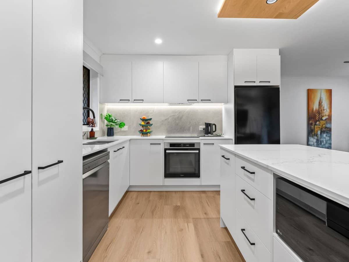 1 Marble Drive, Carrara - Thumbnail 8