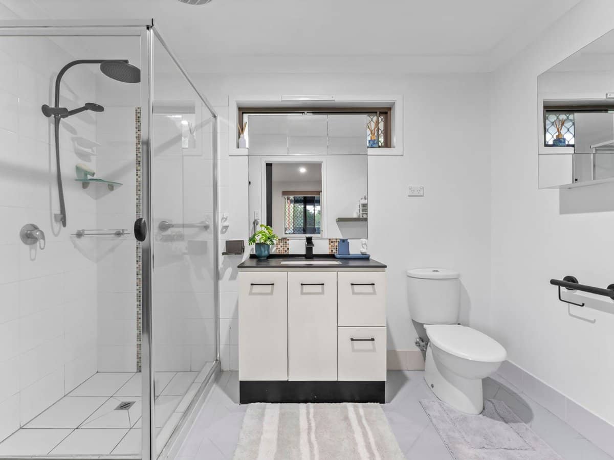 1 Marble Drive, Carrara - Thumbnail 14