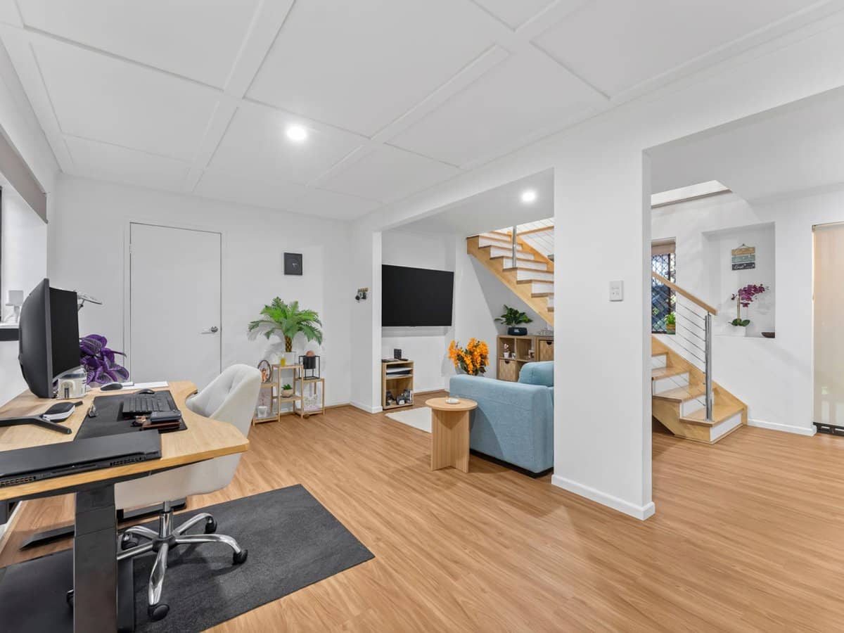 1 Marble Drive, Carrara - Thumbnail 17