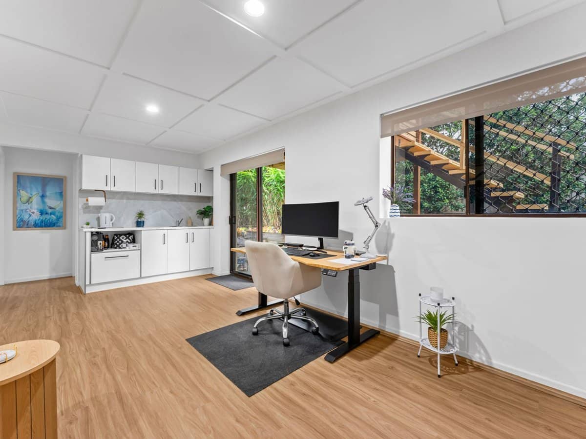 1 Marble Drive, Carrara - Thumbnail 19