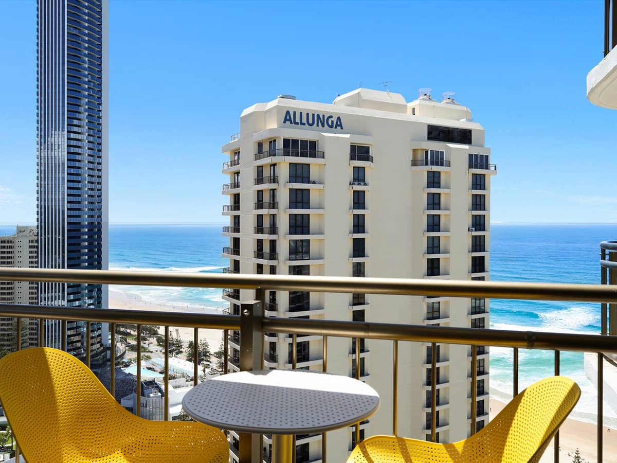 18 Hanlan Street, SURFERS PARADISE - Thumbnail 2