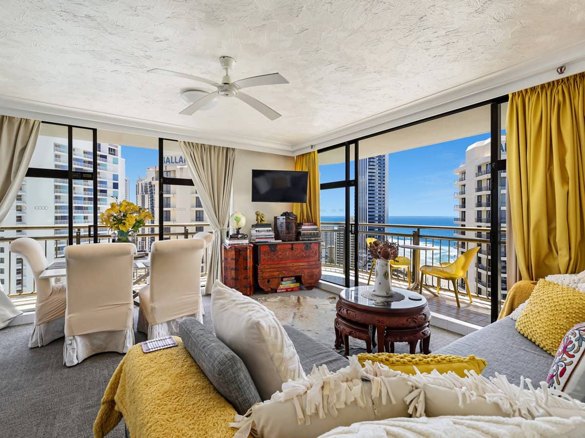 18 Hanlan Street, SURFERS PARADISE - Thumbnail 3