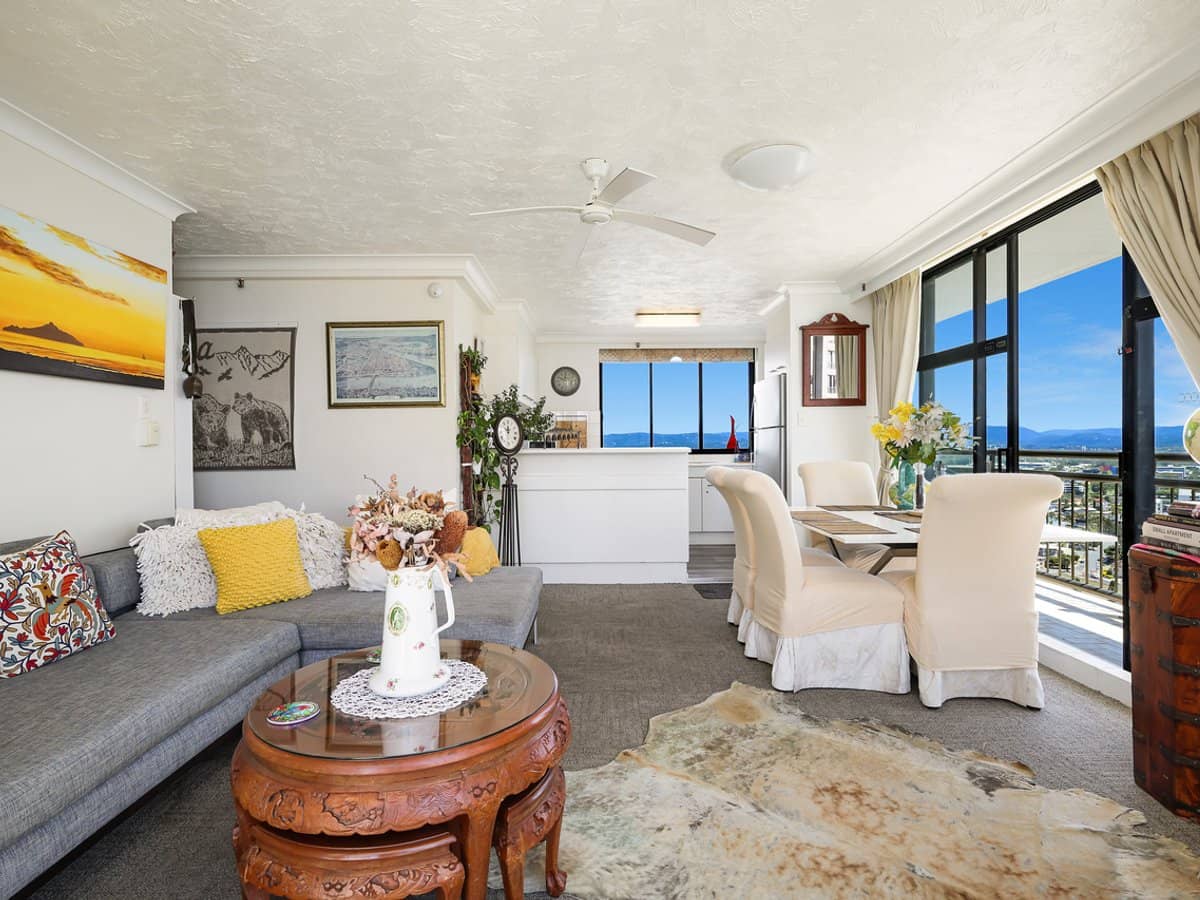 18 Hanlan Street, SURFERS PARADISE - Thumbnail 6