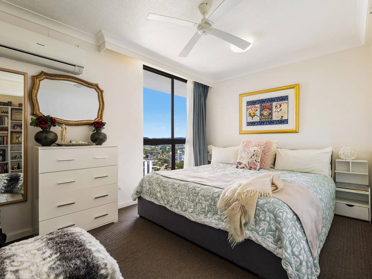 18 Hanlan Street, SURFERS PARADISE - Thumbnail 7