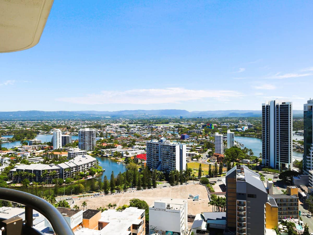 18 Hanlan Street, SURFERS PARADISE - Thumbnail 10