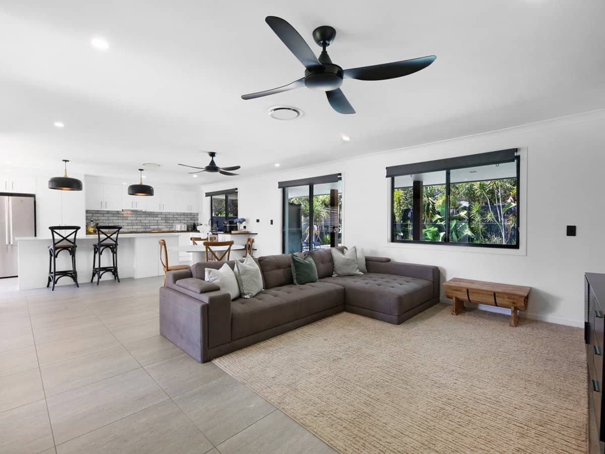 132 Acanthus Avenue, Burleigh Waters - Thumbnail 16