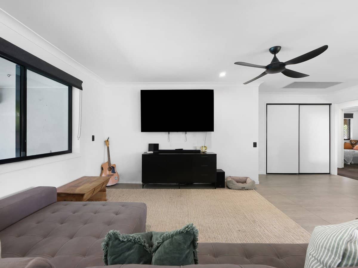 132 Acanthus Avenue, Burleigh Waters - Thumbnail 18