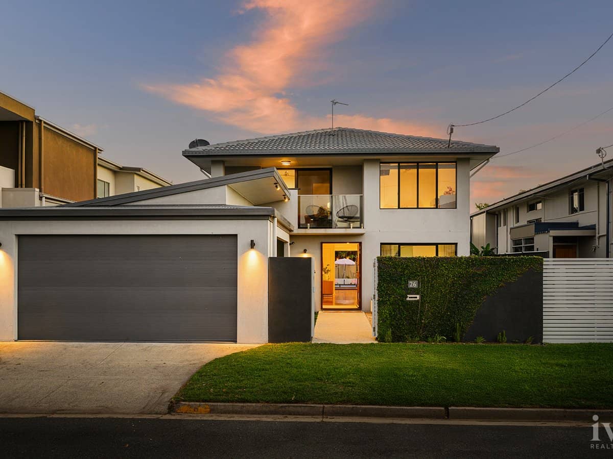 26 Scoter Avenue, Paradise Point - Thumbnail 2