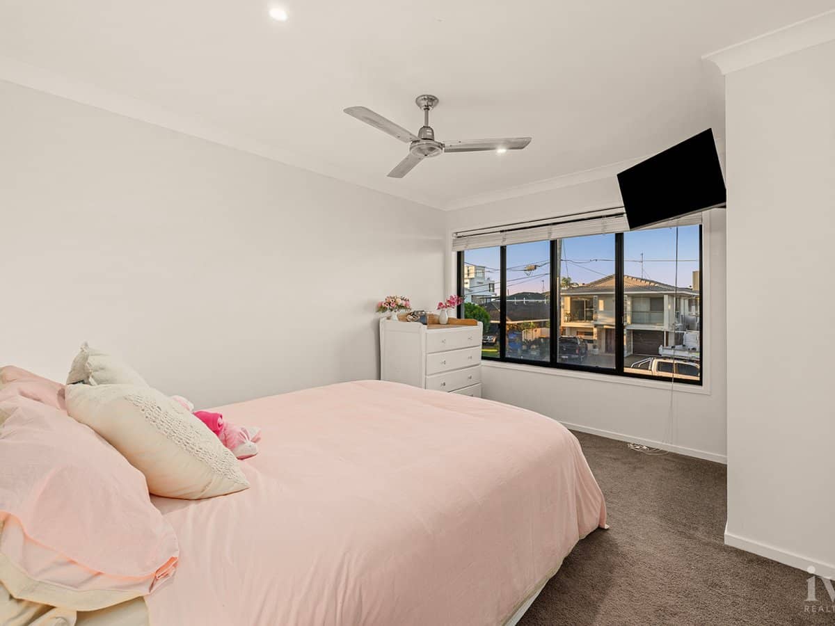 26 Scoter Avenue, Paradise Point - Thumbnail 21