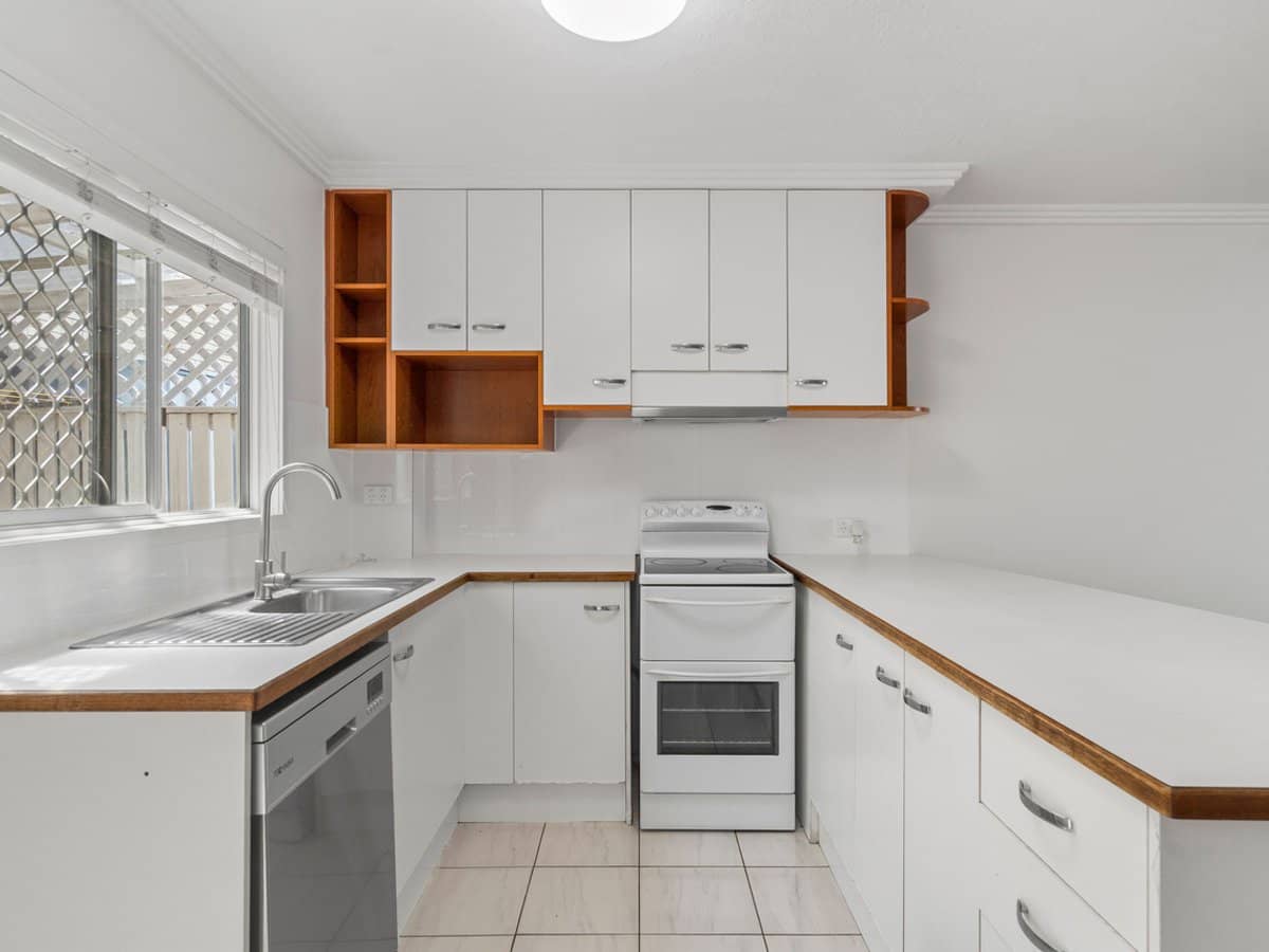 79 Bayview Street, Runaway Bay - Thumbnail 2