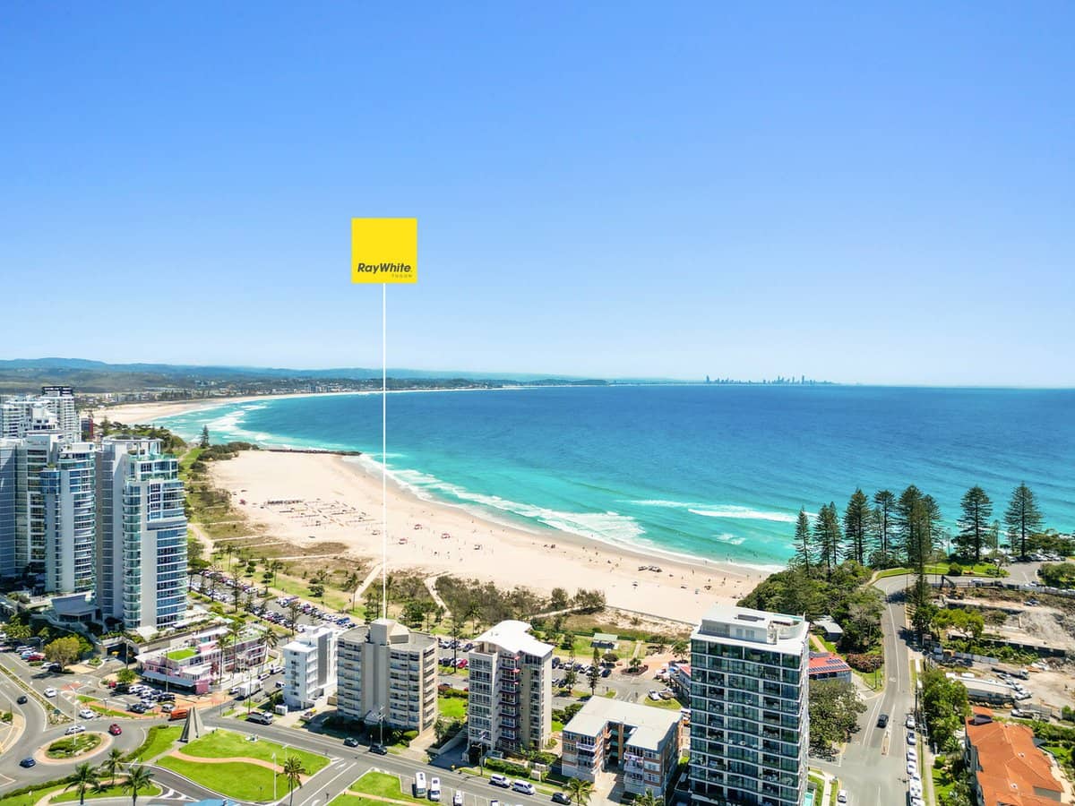 130 Marine Parade, COOLANGATTA - Thumbnail 1
