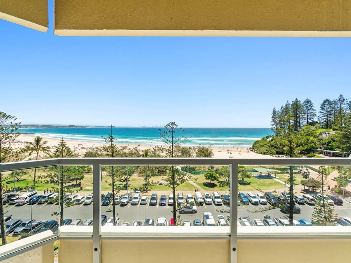 130 Marine Parade, COOLANGATTA - Thumbnail 3